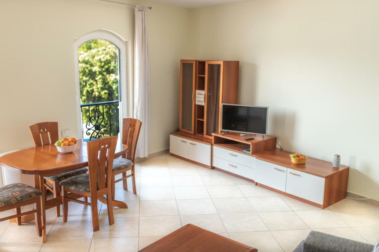 Villa Velebit Primosten Bagian luar foto